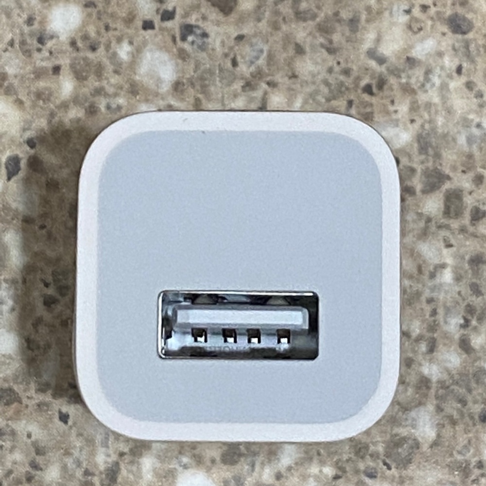 Apple 5W USB Power Adapter - Picture 3 of 3